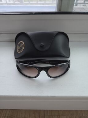 Ray-Ban Black Frame Sunglasses with Brown Gradient Lenses